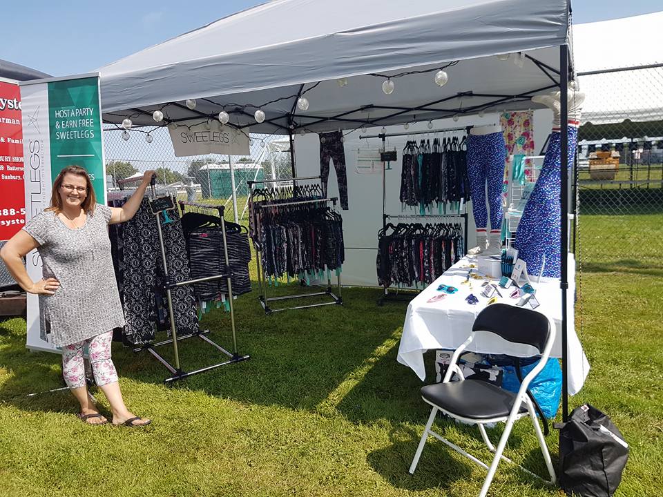 Sweet Leggings Booth